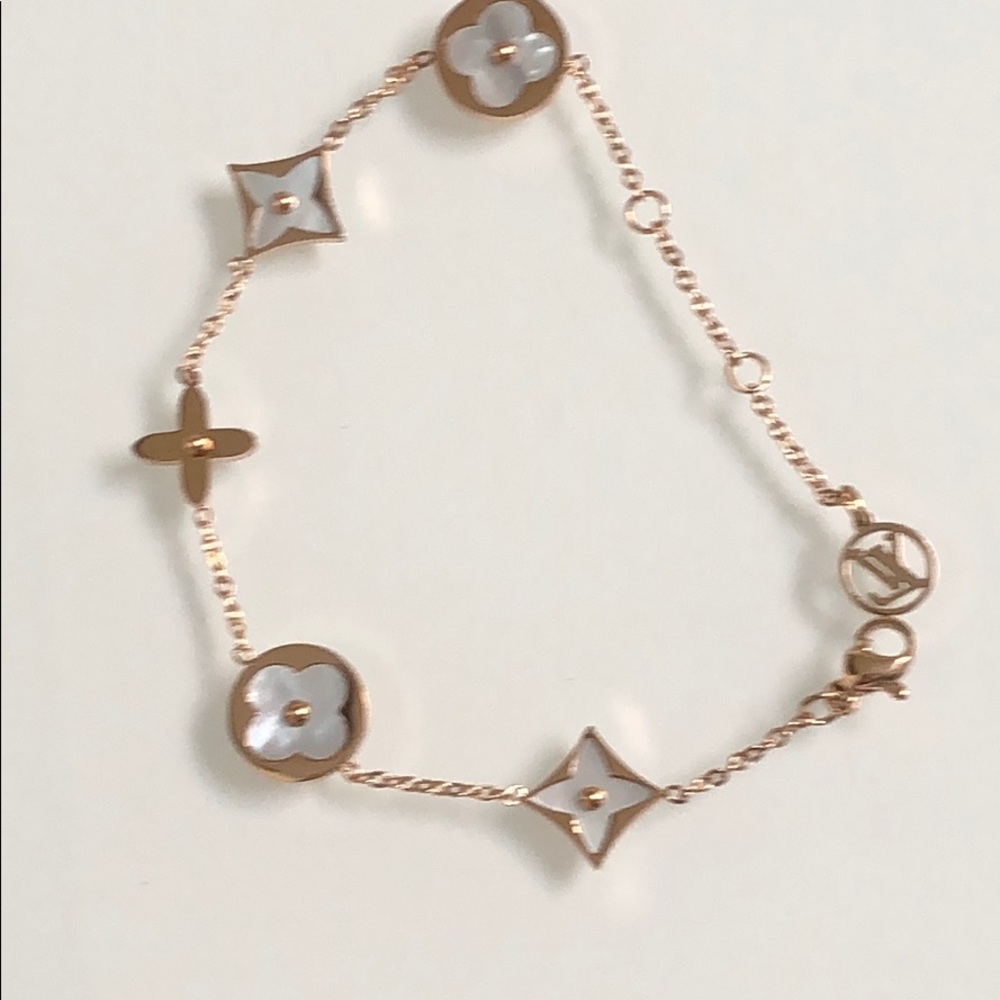COPY - Mother of Pearl Star Color Blossom Bracelet BB